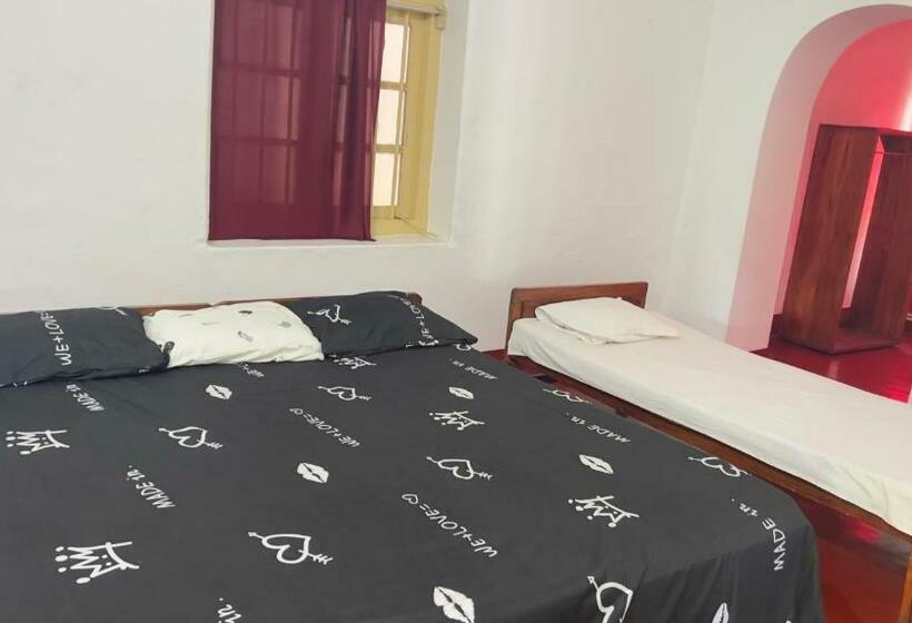 Четырехместный Номер Deluxe, Resthouse Vavuniya