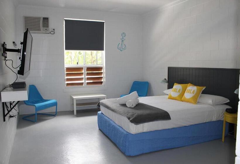 スタンダードスタジオ, Port Douglas Backpackers