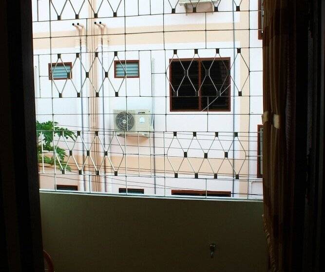 Трехместный Номер Superior, โรงแรมตีฆ้อง   Tri Gong