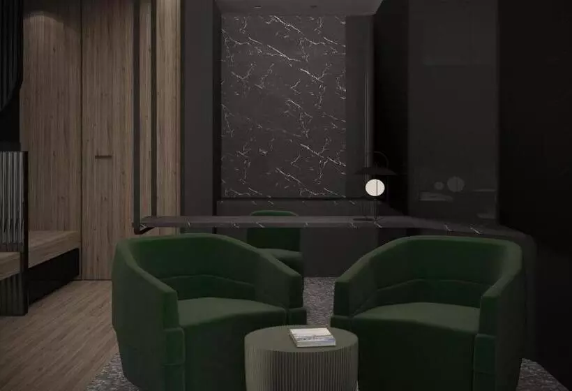 Suite with lake view, Al Caminetto Worldhotels Crafted Adults Only