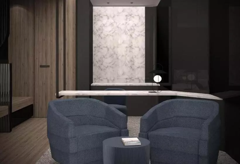 Suite with lake view, Al Caminetto Worldhotels Crafted Adults Only