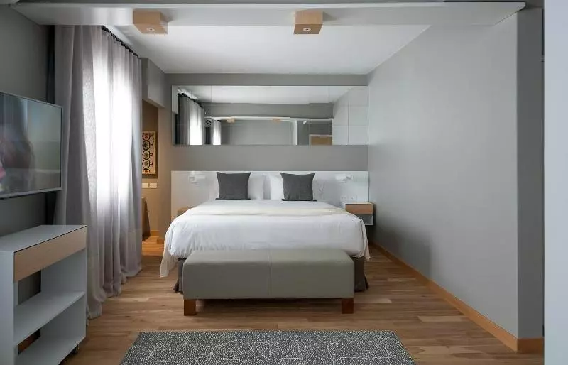 اتاق اجرایی, Arenales