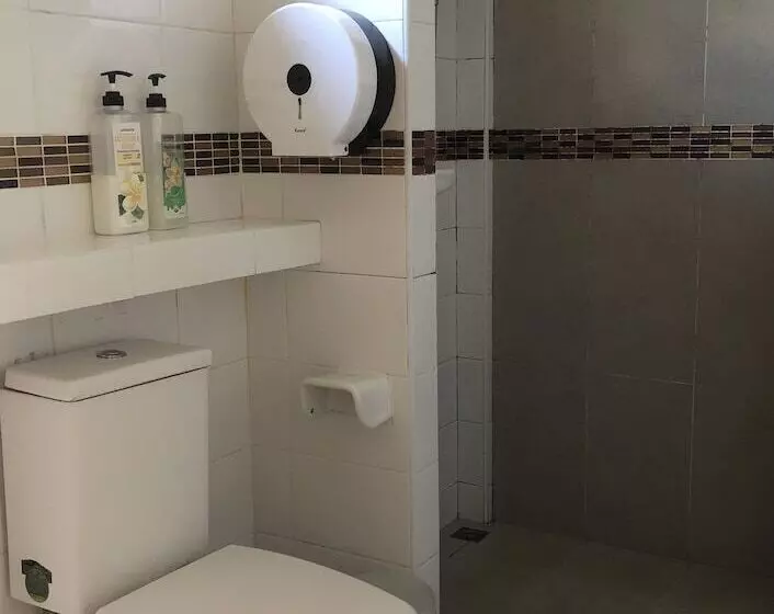 デラックストリプルルーム, Baan Baramee House