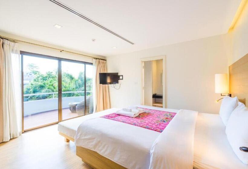 اتاق لوکس با بالکن, Baan Suwantawe