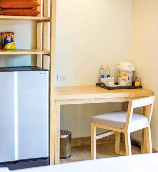 اتاق لوکس با بالکن, Baan Suwantawe