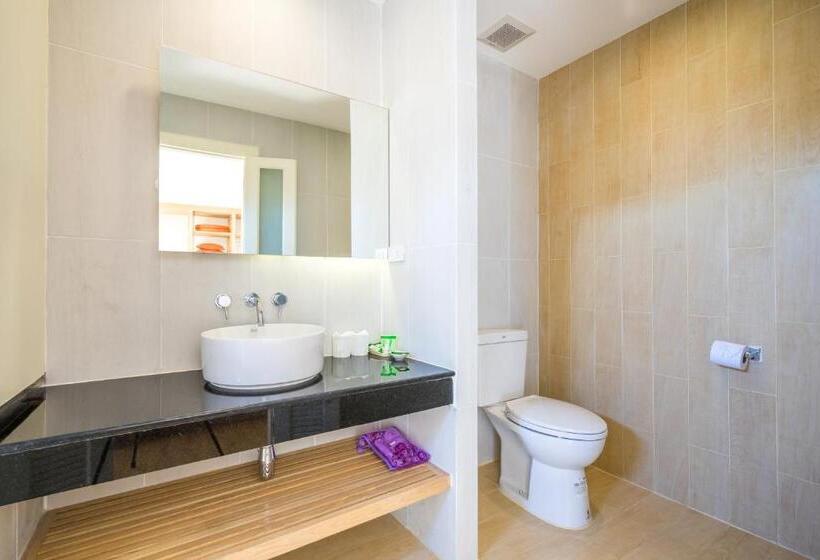 Camera Deluxe con Balcone, Baan Suwantawe