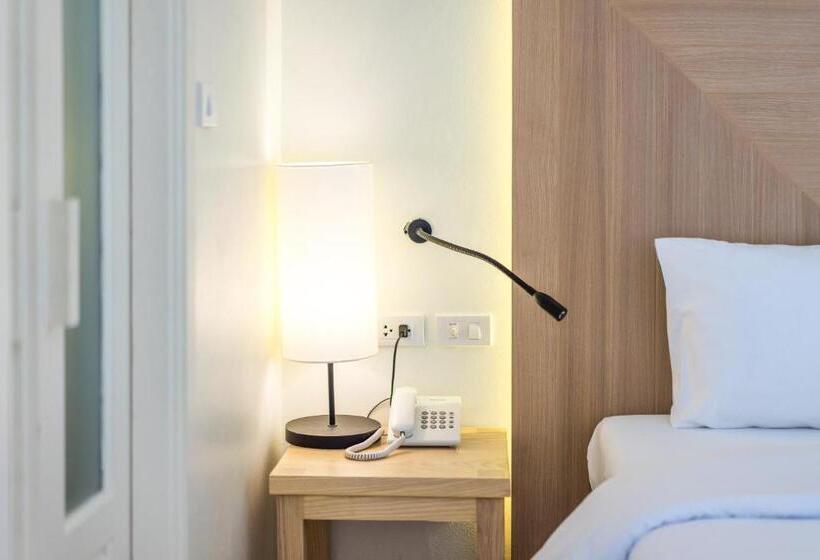 اتاق لوکس, Baan Suwantawe