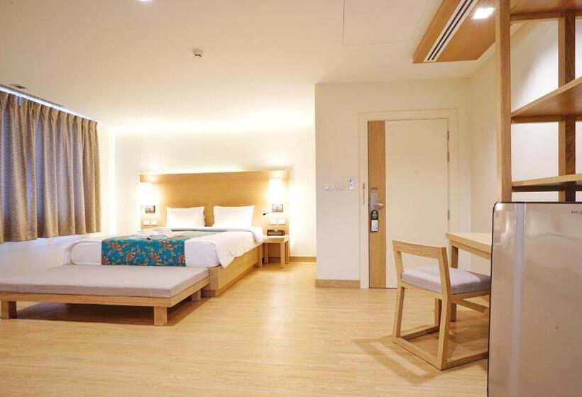 اتاق لوکس با بالکن, Baan Suwantawe