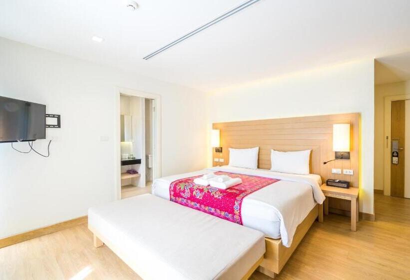 اتاق لوکس با بالکن, Baan Suwantawe