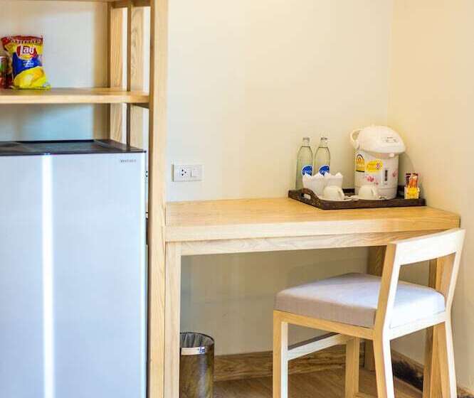 اتاق لوکس با بالکن, Baan Suwantawe