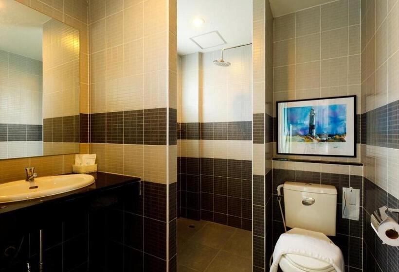 اتاق لوکس خانوادگی, Cool Residence