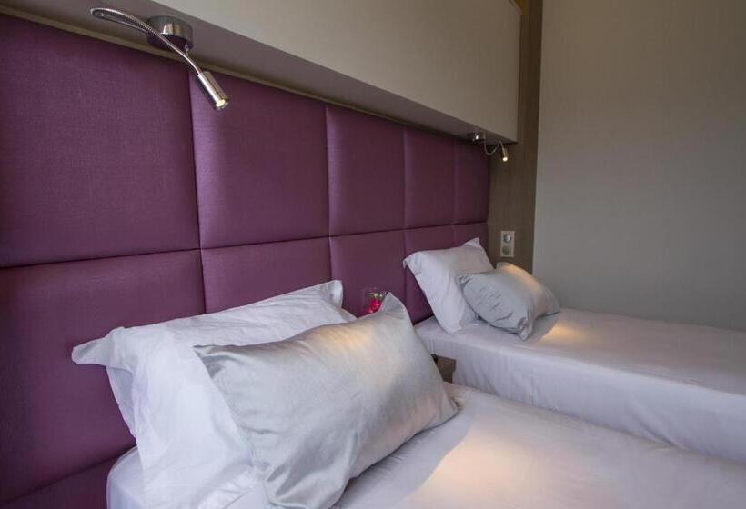 Номер Стандарт, La Santa