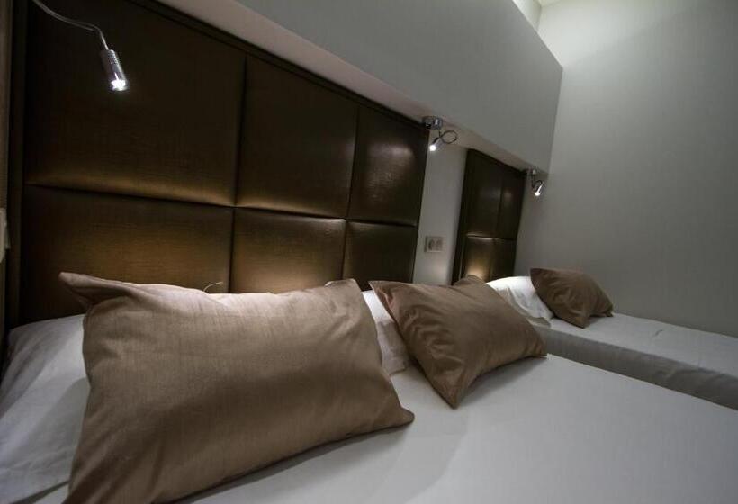 Трехместный Номер Премиум, La Santa