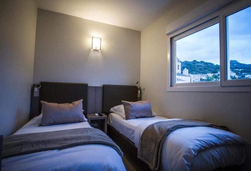 Четырехместный Номер Стандарт, La Santa