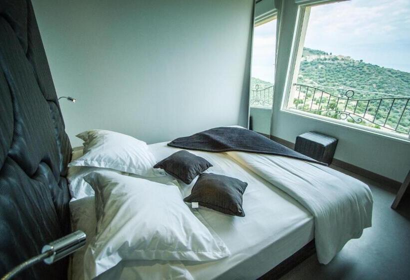 Номер Престиж, La Santa