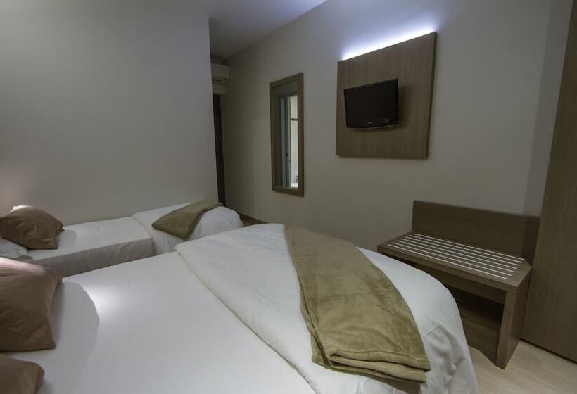 Трехместный Номер Премиум, La Santa