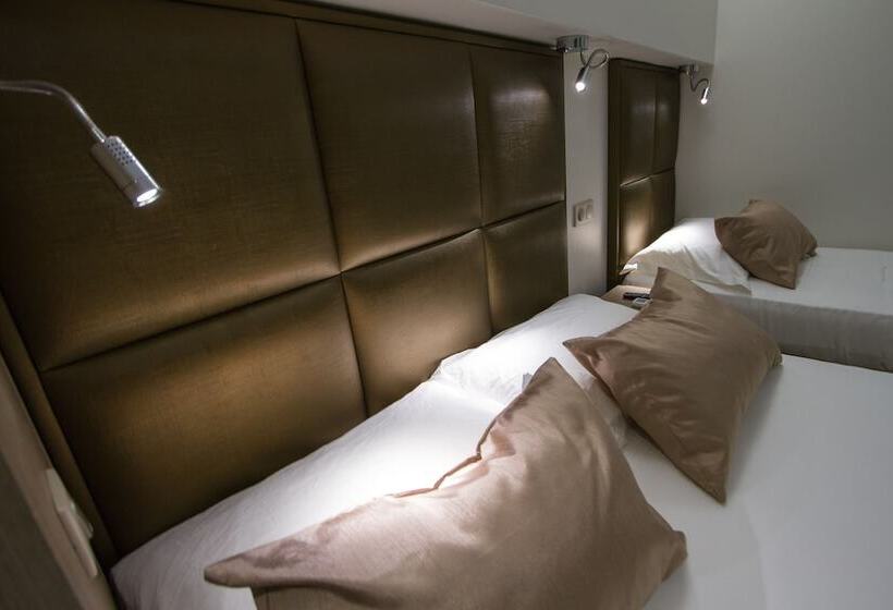 Трехместный Номер Премиум, La Santa