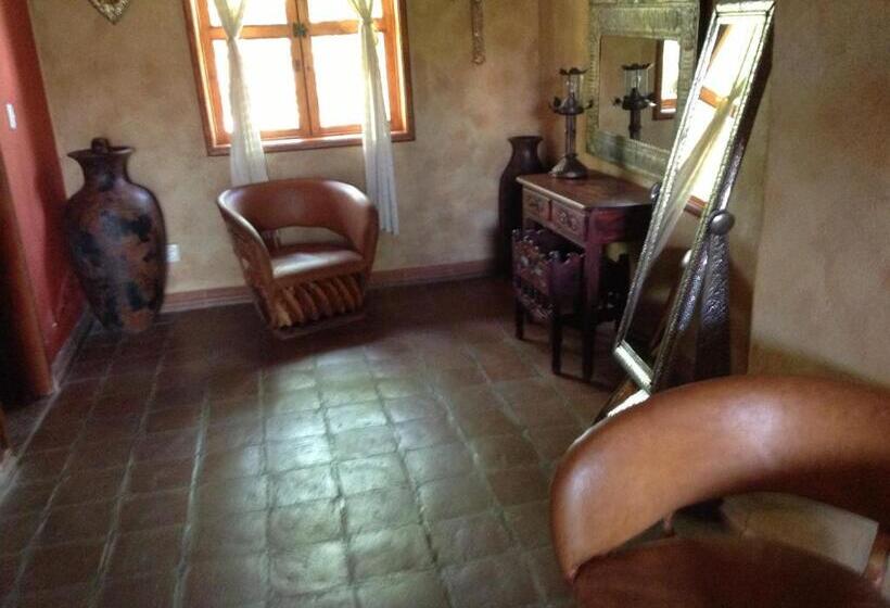 اتاق استاندارد با 2 تخت دوبل, Meson De San Antonio