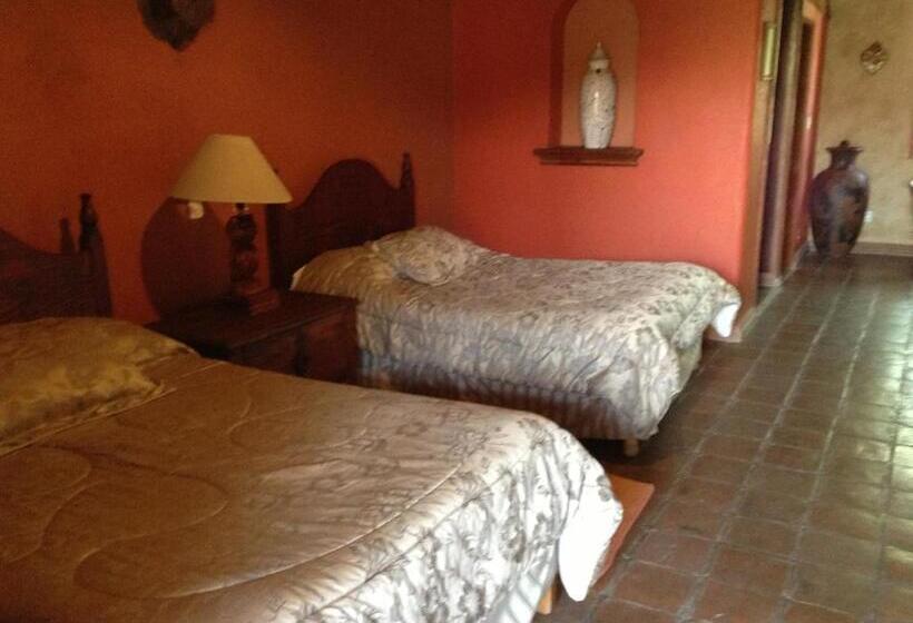 اتاق استاندارد با 2 تخت دوبل, Meson De San Antonio