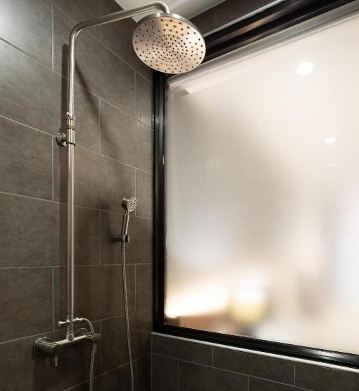 اتاق لوکس, Nap In Chiang Mai