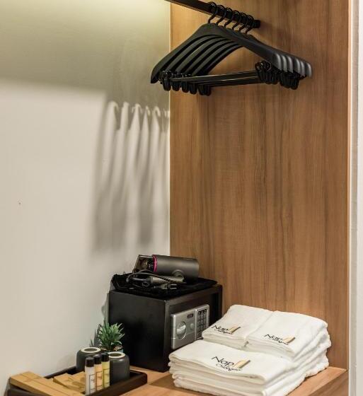 اتاق لوکس, Nap In Chiang Mai