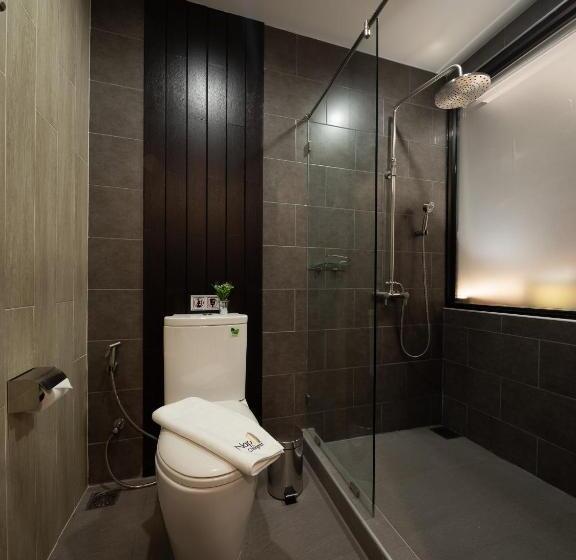 اتاق لوکس, Nap In Chiang Mai