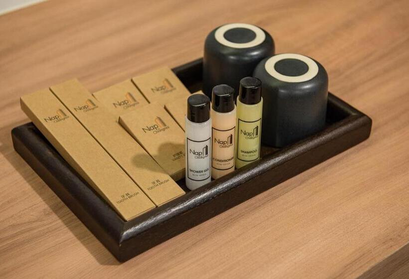 اتاق استاندارد, Nap In Chiang Mai