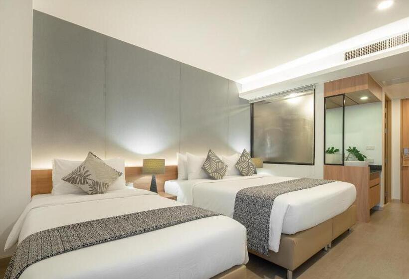 اتاق لوکس خانوادگی, Nap In Chiang Mai