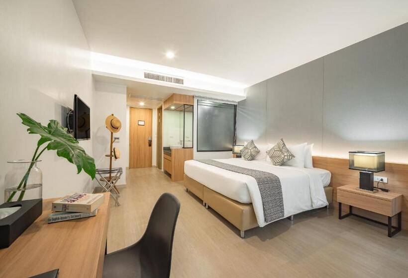 اتاق لوکس, Nap In Chiang Mai