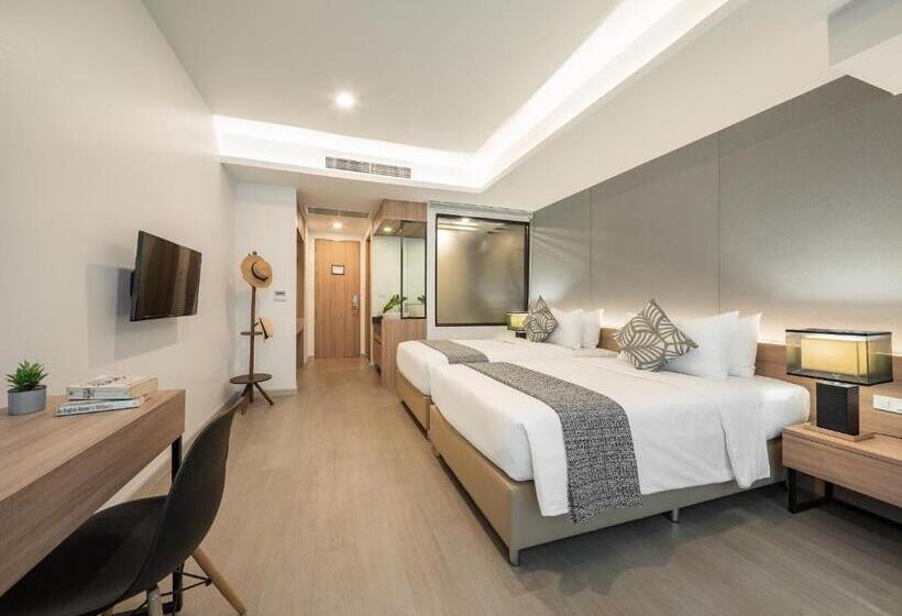 اتاق لوکس, Nap In Chiang Mai