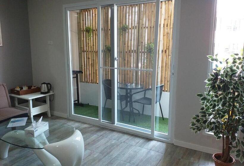 발코니가 있는 2 베드룸 아파트, Samui Green