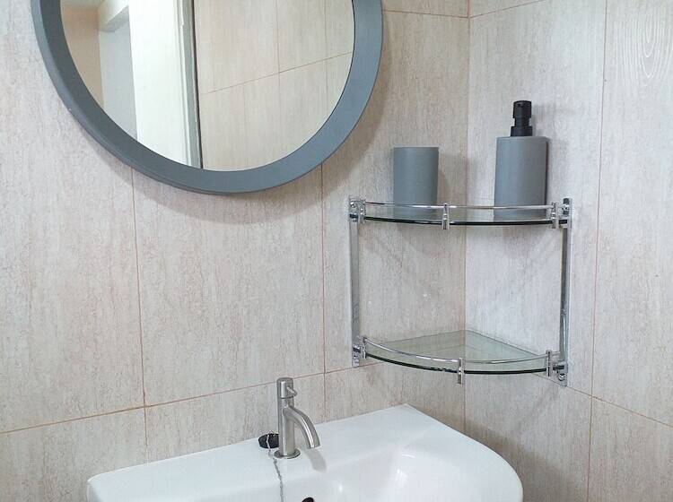 발코니가 있는 2 베드룸 아파트, Samui Green