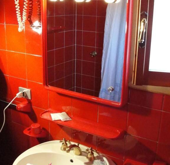 Четырехместный Номер Стандарт, Scintilla