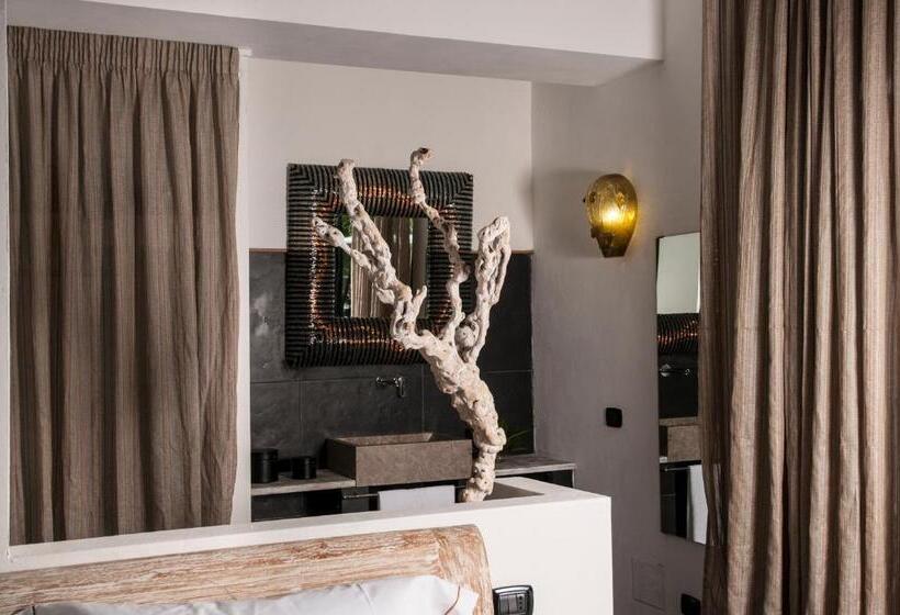 חדר קומפורט, Seven Maze Charming House