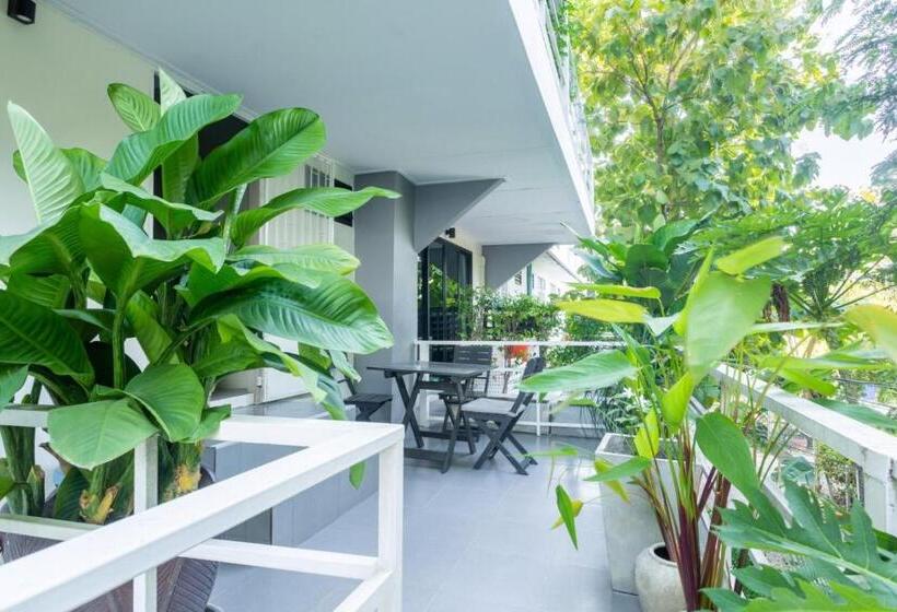 חדר סופריור עם מרפסת, The Beach Cha Am Guest House