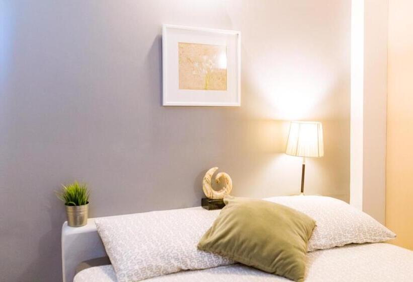 חדר סופריור עם מרפסת, The Beach Cha Am Guest House