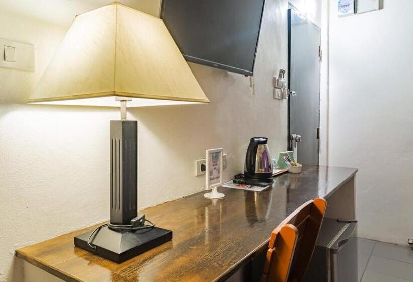 חדר משפחתי, The Beach Cha Am Guest House