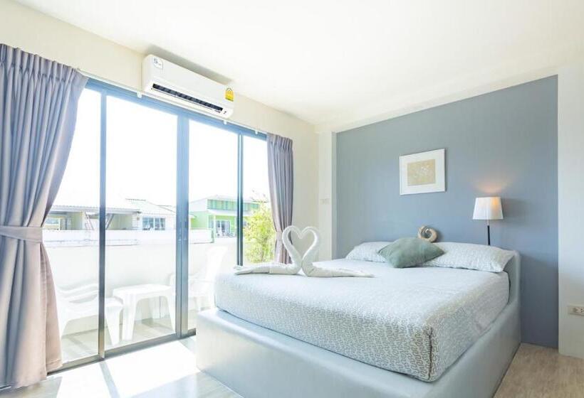 חדר סופריור עם מרפסת, The Beach Cha Am Guest House