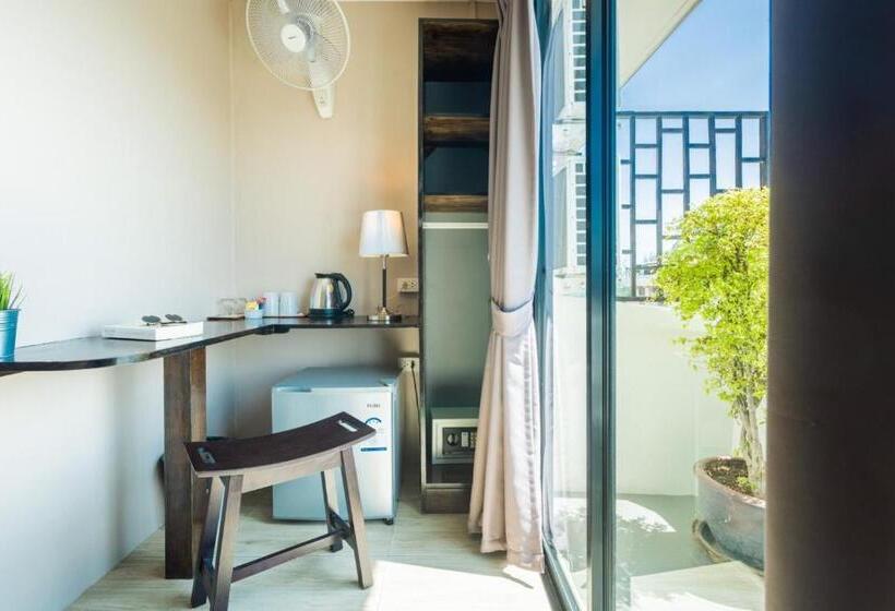 חדר סופריור עם מרפסת, The Beach Cha Am Guest House