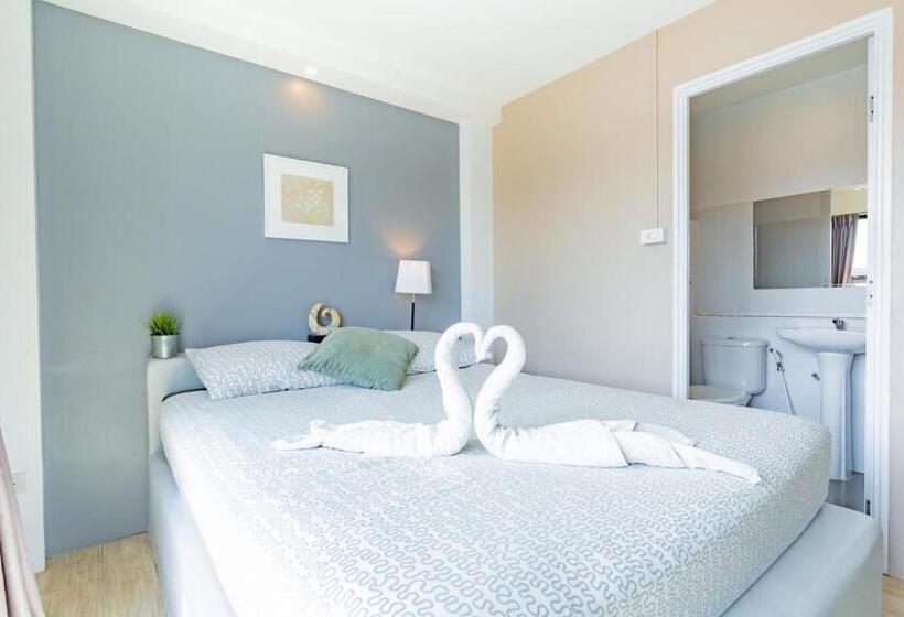 חדר סופריור עם מרפסת, The Beach Cha Am Guest House