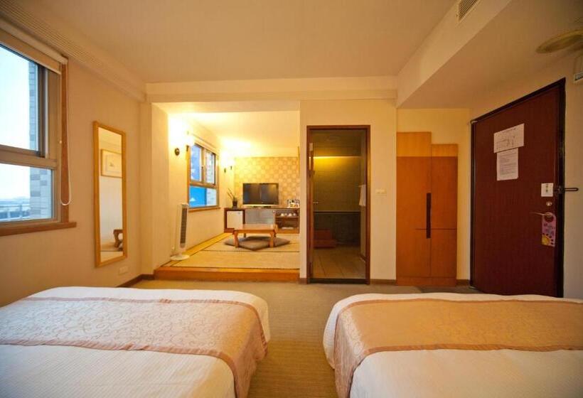 اتاق خانوادگی, Tian Long