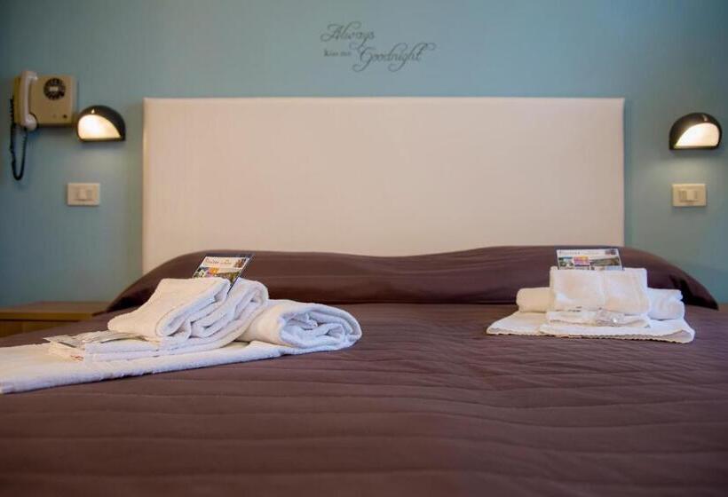 스탠다드 트리플 룸, Vela D'oro