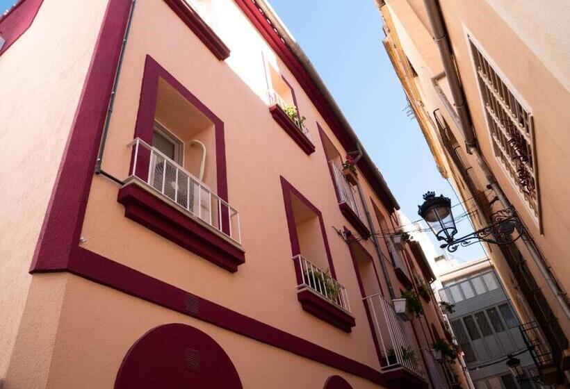 标准单人间, Residencial Art Brut