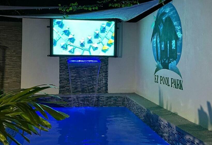 اتاق لوکس, Blue Royalty