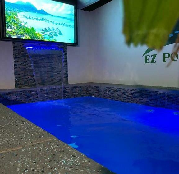 اتاق لوکس, Blue Royalty