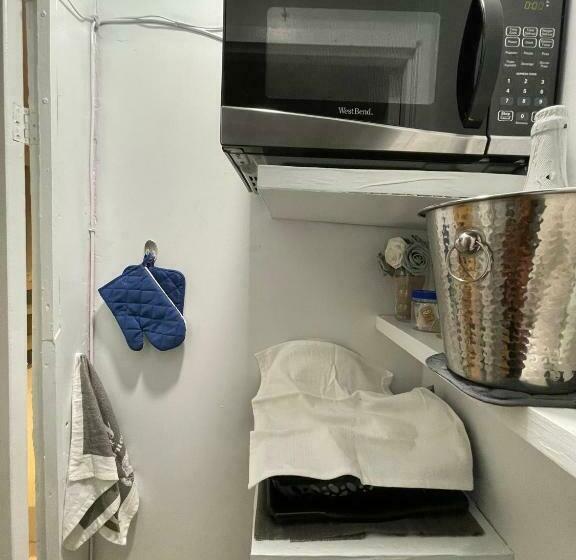 اتاق لوکس, Blue Royalty