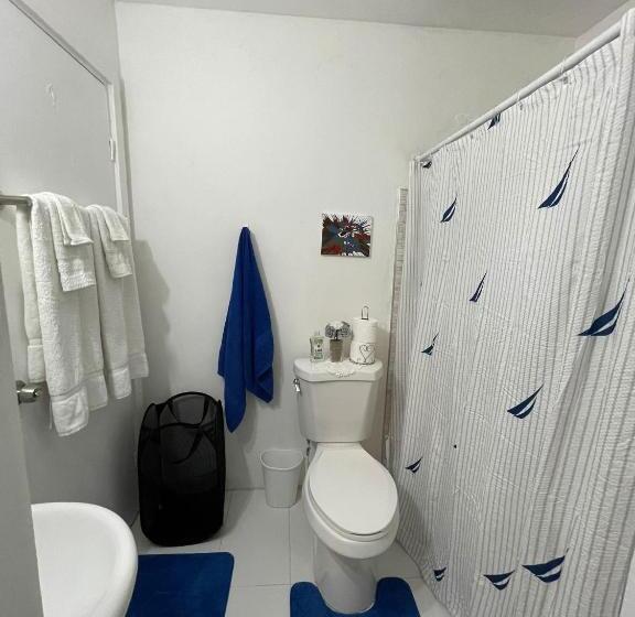 اتاق لوکس, Blue Royalty