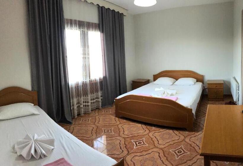 ファミリールーム, Camping & Guest House Herges