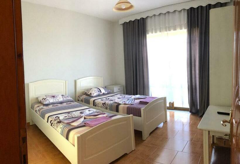 マウンテンビュースタンダードルーム, Camping & Guest House Herges