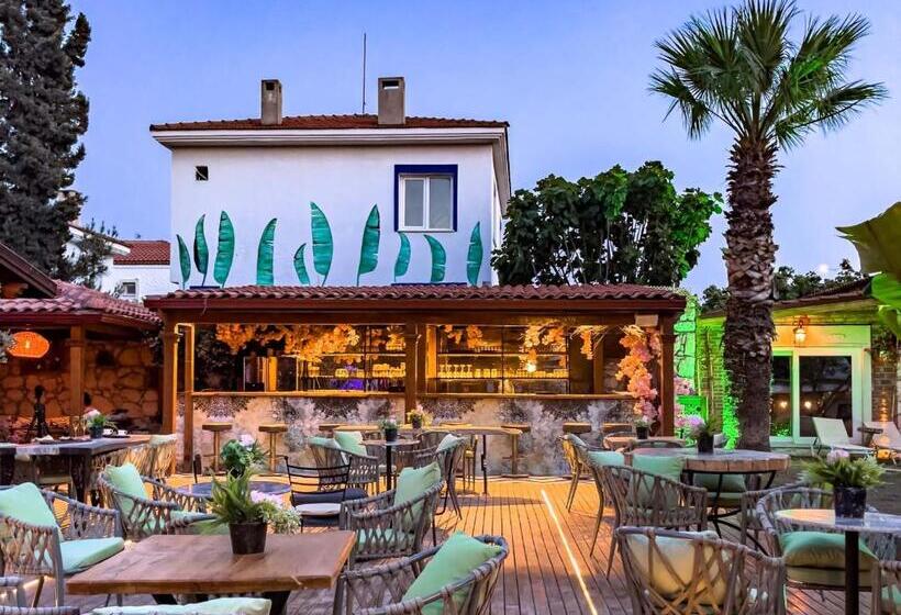 חדר משפחתי נוף לגינה, Etiz Hotels Alaçatı